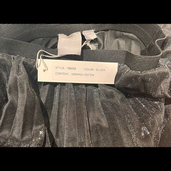 Zero Degrees Celsius Pleated Metallic Silver Black Elastic Waist Midi Skirt NWT - Picture 2 of 3
